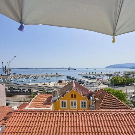 Ocean View With Balcony *